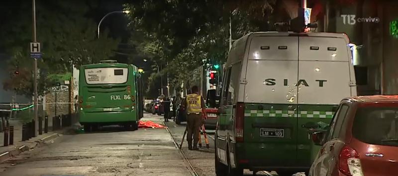 Ciclista muere atropellada por bus de RED en Santiago