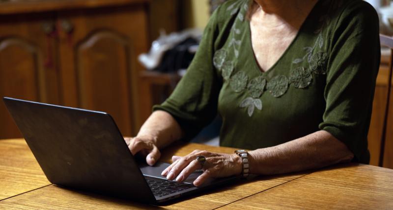 Los bots ocupan casi la mitad del tráfico total de Internet en el mundo