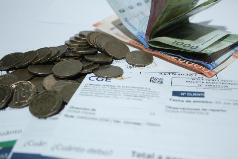 Agencia Uno - Alza en cuentas de la luz