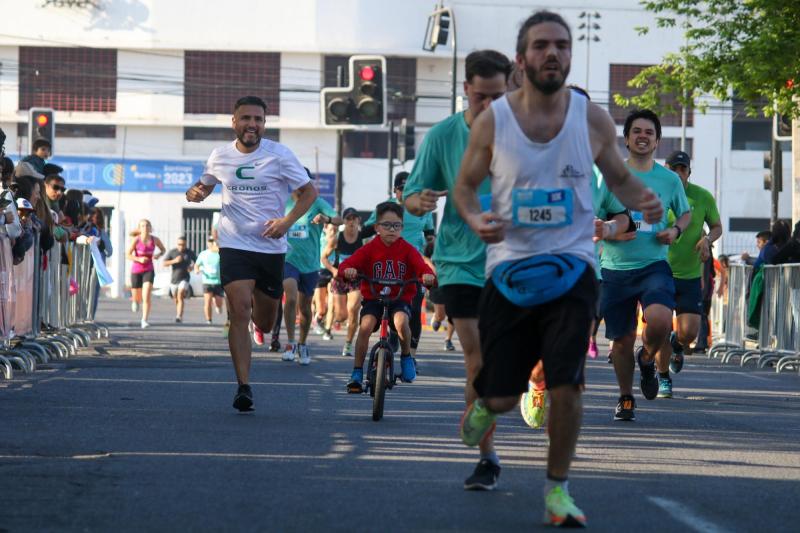 Agencia Uno - Carabineros anuncia desvíos del tránsito por corrida de aniversario de la institución.