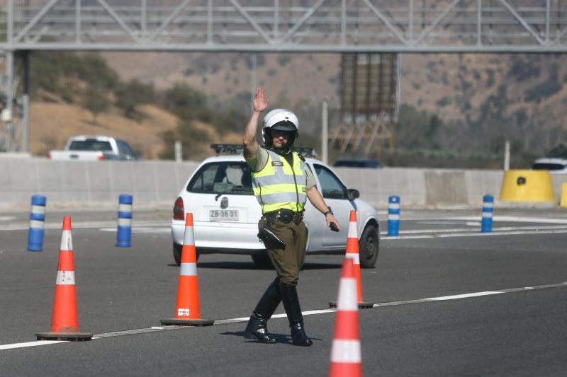 Agencia Uno - Carabineros realiza fiscalización vehicular
