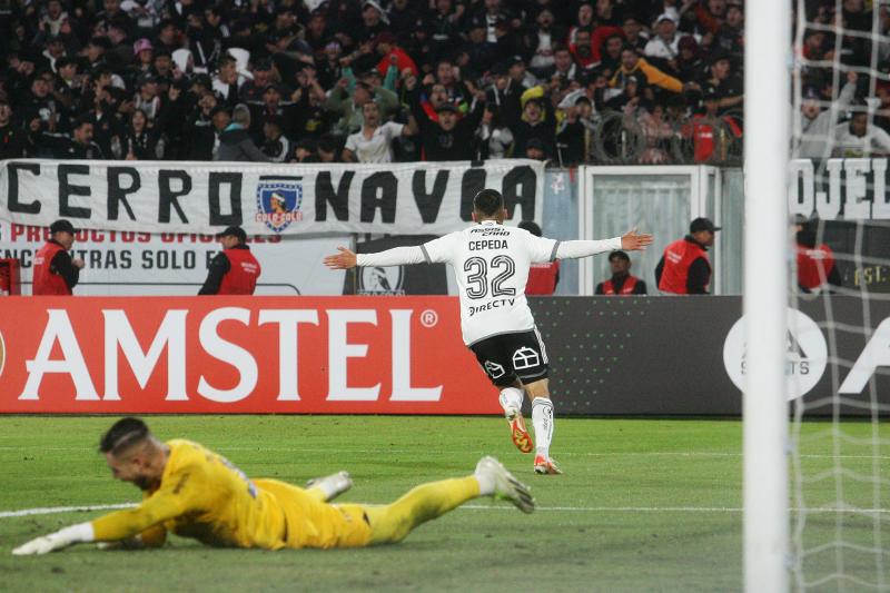 Lucas Cepeda fue el héroe de Colo Colo ante Cerro Porteño - Crédito: Agencia UNO