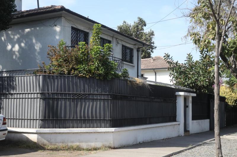 La residencia de las monjas allanada por la PDI - Agencia Uno