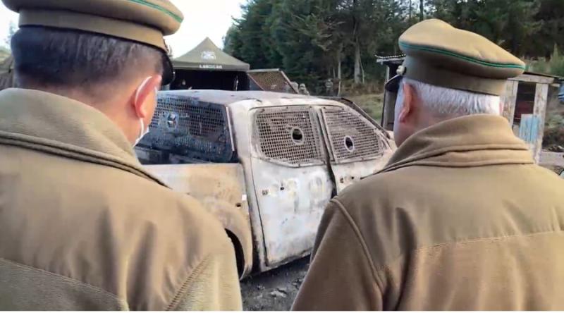 Agencia Uno - Tres carabineros son asesinados en Cañete: Así quedó la patrulla los uniformados