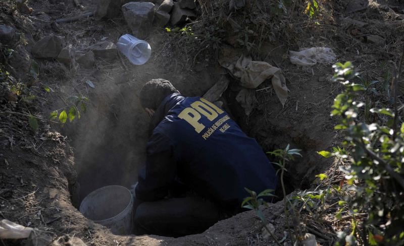 Pericias de la PDI en la secta de Colliguay - Agencia Uno