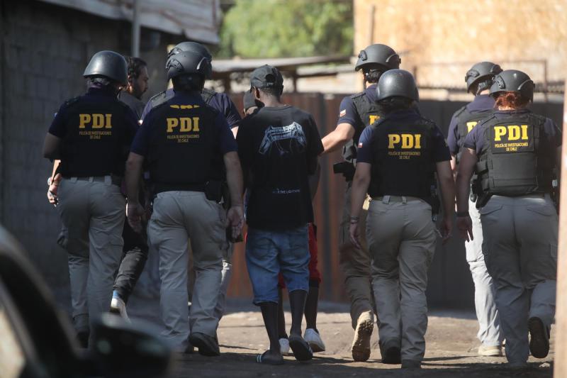 PDI busca a "Los Trinitarios" en toma de Cerrillos - Aton