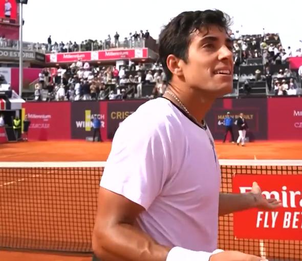 Cristian Garin terminó siendo pifiado en Estoril / Créditos: TENNIS TV