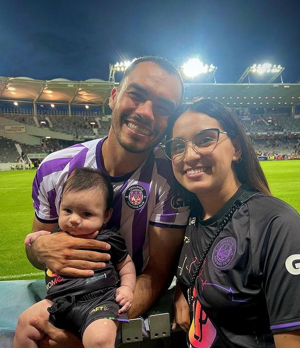 Gabriel Suazo junto a su familia en Francia / Créditos: Instagram