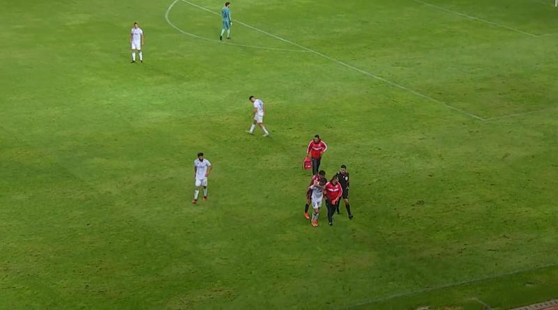 El duelo entre Deportes La Serena y Deportes Santa Cruz en Primera B dejó una imagen insólita. / Foto: Captura