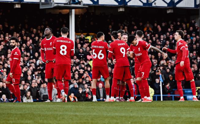 Virgil Van Dijk incendió el camarín de Liverpool - Crédito: @LFC