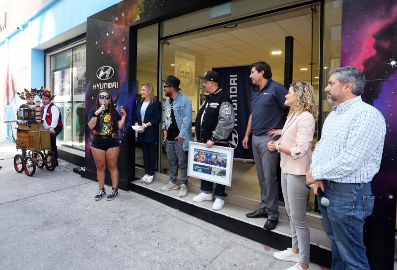 Gildemeister inaugura mural urbano