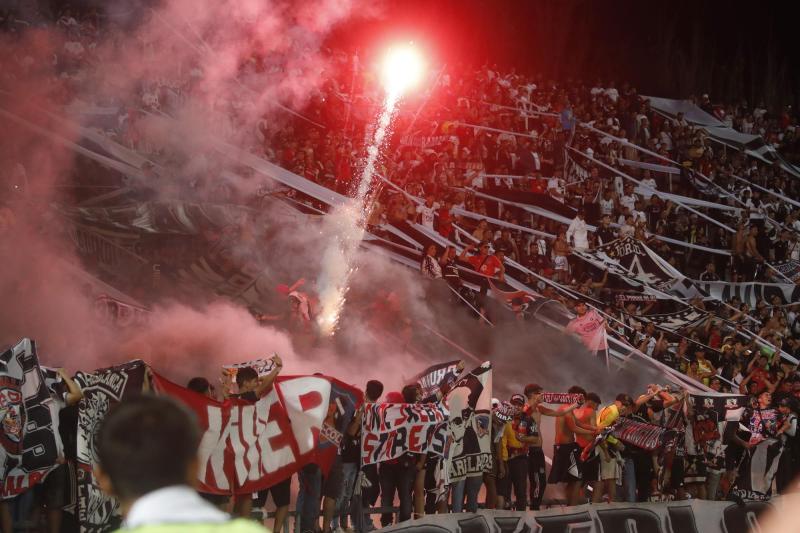 Aton - Hincha de Colo Colo fue detenido en Mendoza tras ser acusado de abuso sexual