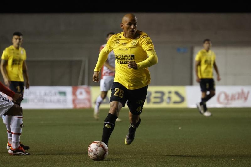 Humberto Suazo es la gran figura de San Luis de Quillota a sus 42 años - Créditos: Photosport