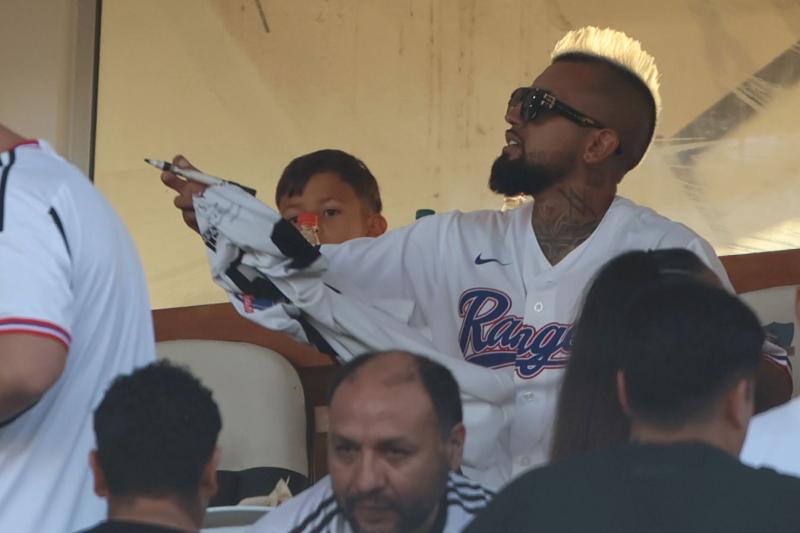 Arturo Vidal no estuvo en el último partido en Colo Colo - Créditos: Photosport