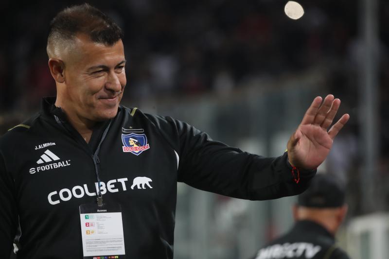 Arturo Vidal asegura que Jorge Almirón predijo el agónico triunfo de Colo Colo. / Photosport