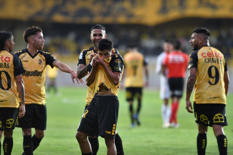 Martín Mundaca fue la gran figura de Coquimbo Unido ante Cobreloa - Créditos: Photosport
