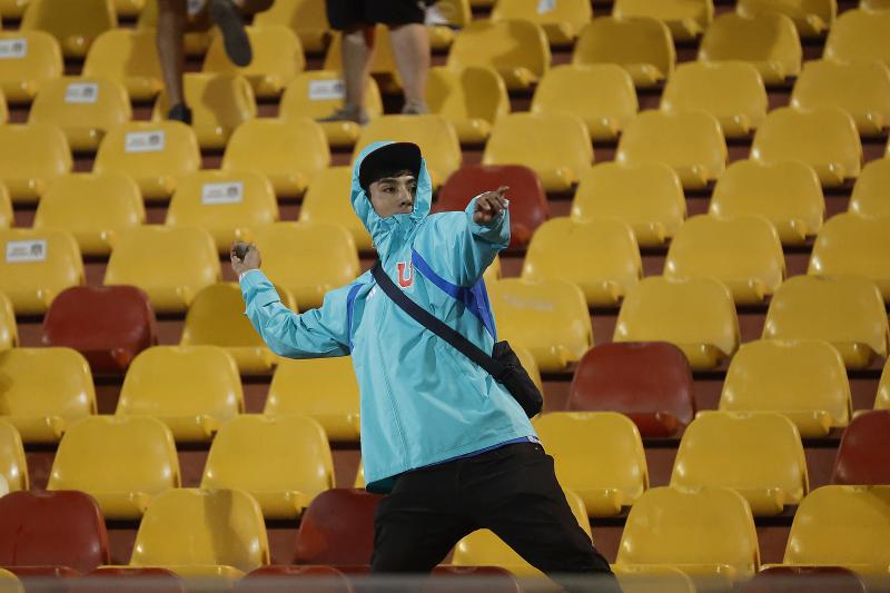Los desmanes entre hinchas de U de Chile y Unión Española - Créditos: Photosport