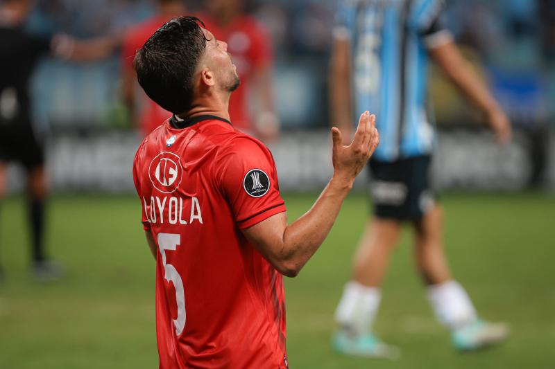 Felipe Loyola anotó el primer gol de Huachipato ante Gremio en Porto Alegre. / Photosport