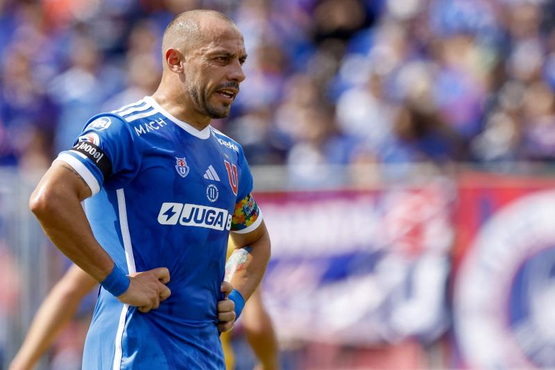 Jorge Valdivia salió al paso de los dichos de Marcelo Díaz y lo trató de "tribunero". / Photosport