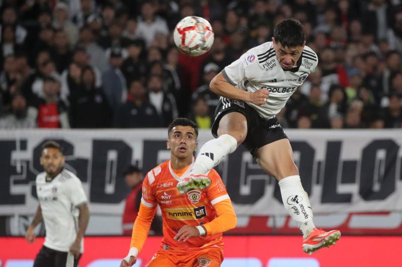 El extremo de Colo Colo, Cristián Zavala, despertó el interés del fútbol argentino - Crédito: Photosport