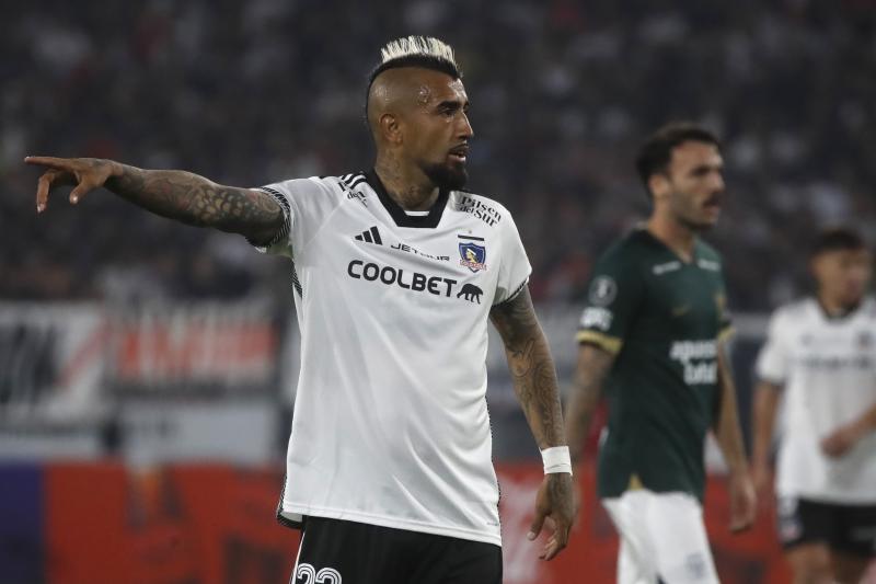 Arturo Vidal se perderá el siguiente duelo de Colo Colo en Copa Libertadores por acumulación de tarjetas amarillas / Créditos: Photosport