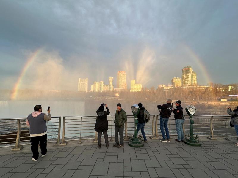Cataratas del Niágara, día del eclipse total de sol - AFP
