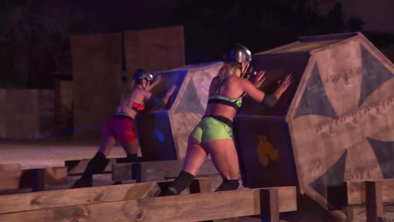 Canal 13 - Chama y Gabrieli compitiendo en Tierra Brava