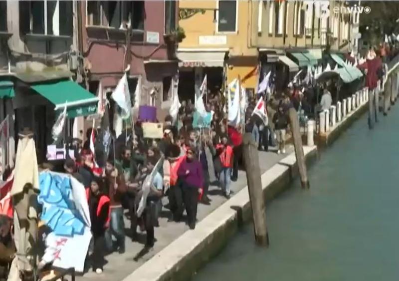 T13 - Protestas en Venecia por cobro de entradas