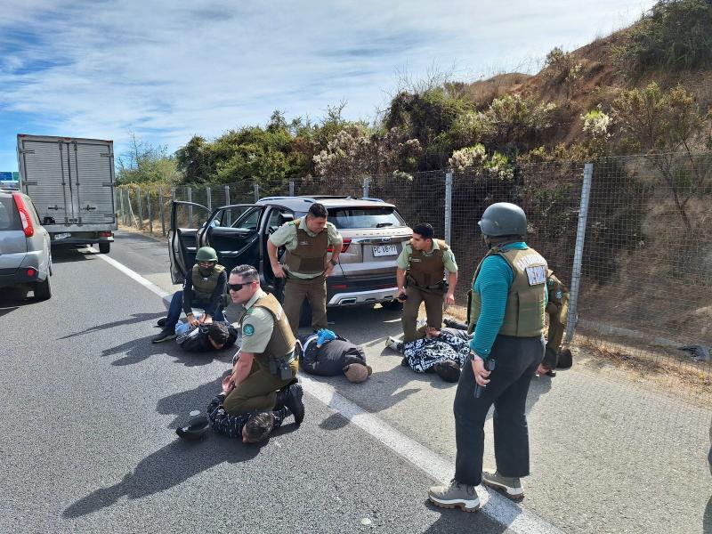 Hasta por homicidio frustrado: detienen a seis menores de edad en Valparaíso