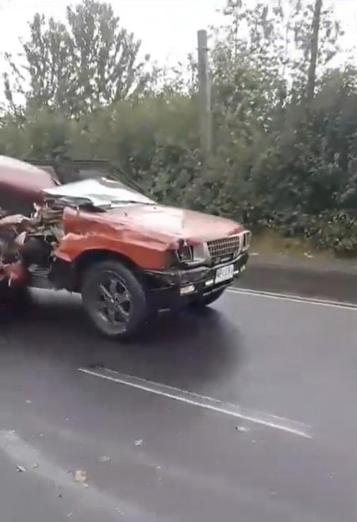 Twitter - Camioneta choca con camión en Padre Las Casas