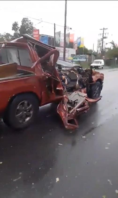 Twitter - Camioneta choca con camión en Padre Las Casas