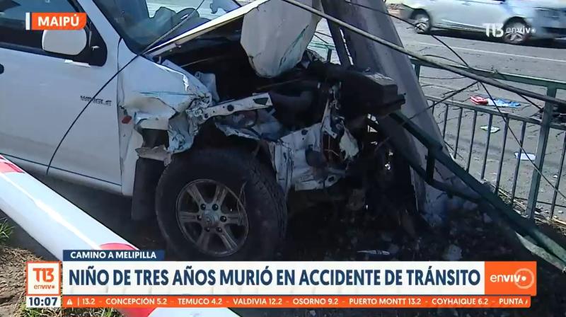 T13 - Camioneta incrustada en poste en Maipú