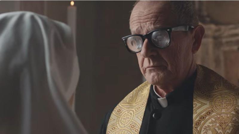 Comercial de monjas comulgando con papas fritas causó indignación - Captura