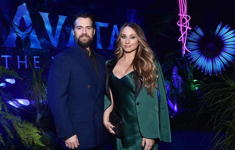 AFP - Henry Cavill y su pareja Natalie Viscuso