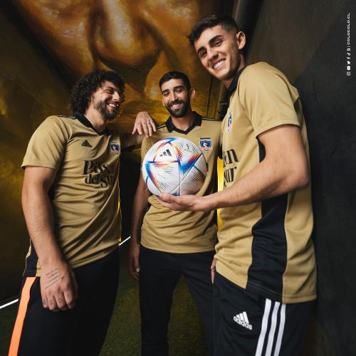Esta es la camiseta dorada de Colo Colo / Créditos: ADIDAS