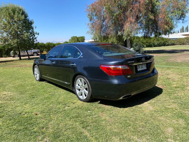 Ponen en venta auto presidencial de Piñera - Marketplace