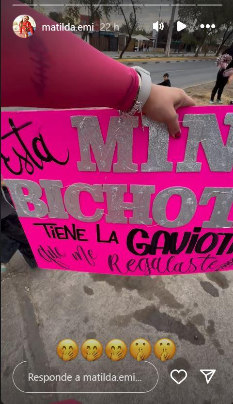 El emotivo reencuentro entre Karol G y la pequeña fan a la que le regaló una gaviota en Viña 2023