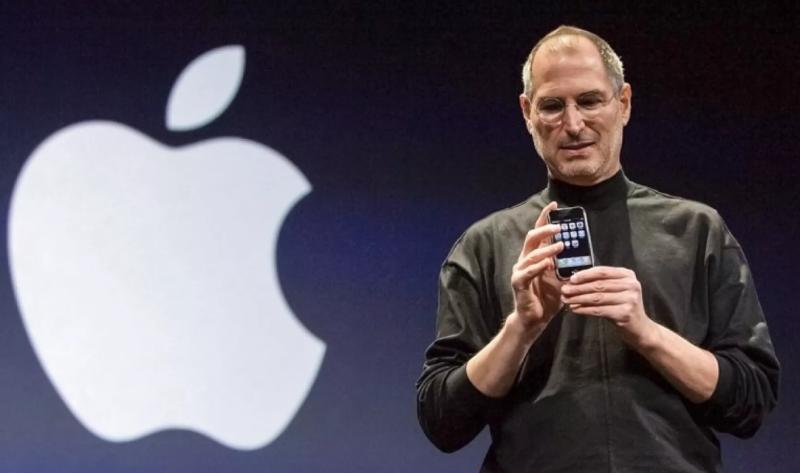 Steve Jobs en el lanzamiento del primer iPhone de Apple