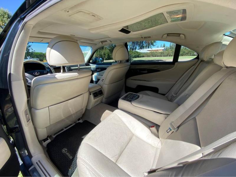 Ponen en venta auto presidencial de Piñera - Marketplace