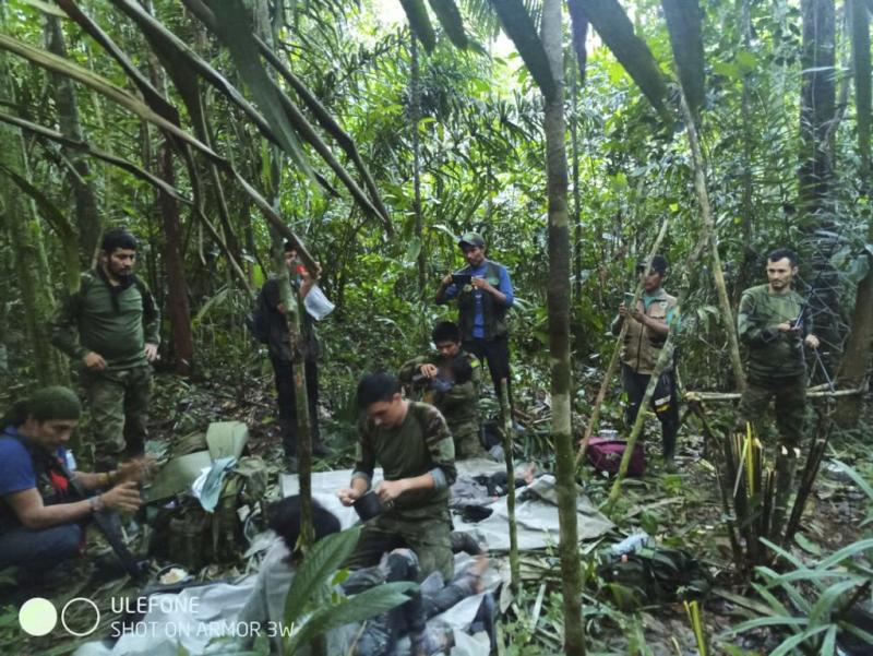 afp - Niña indígena rescatada de selva de Colombia en 2023 no pudo caminar 20 días por heridas