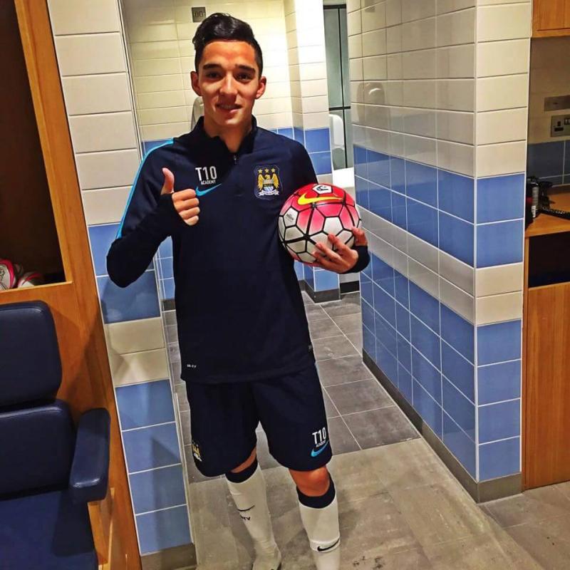 Branco Provoste con la camiseta del Manchester City / Créditos: Archivo