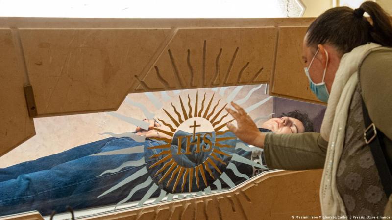 Carlo Acutis, el "santo millenial" - Deutsche Welle