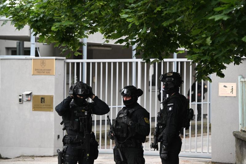 AFP - sospechoso del atentado contra Robert Fico, el primer ministro de Eslovaquia llega al tribunal