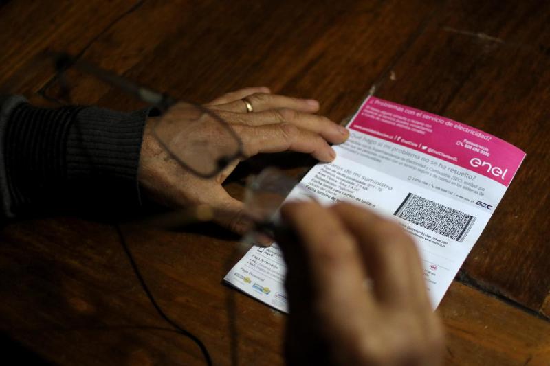 Agencia Uno (referencial) - Multan con más de $6.500 millones a ENEL y CGE