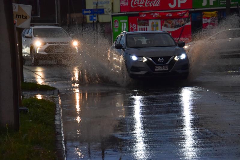 Mineduc anuncia suspensión de clases en varias regiones del país