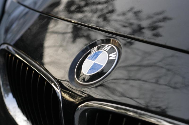 Sujetos clonabas llaves de vehículos de lujo - Referencial Agencia Uno