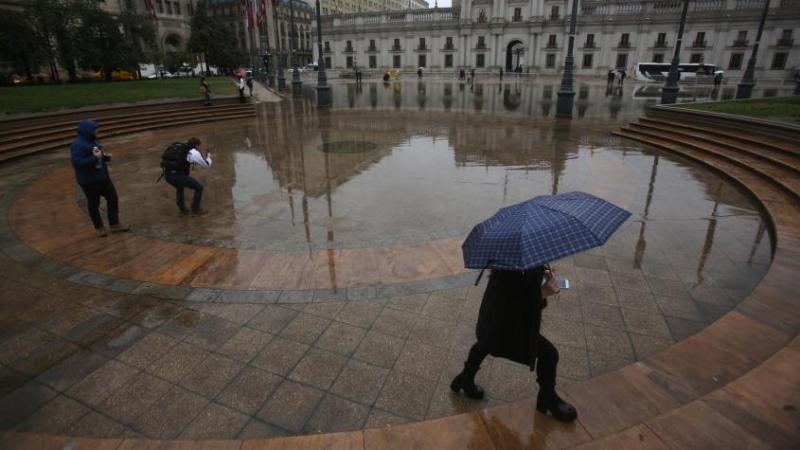 Lluvia en Santiago - Referencial Aton