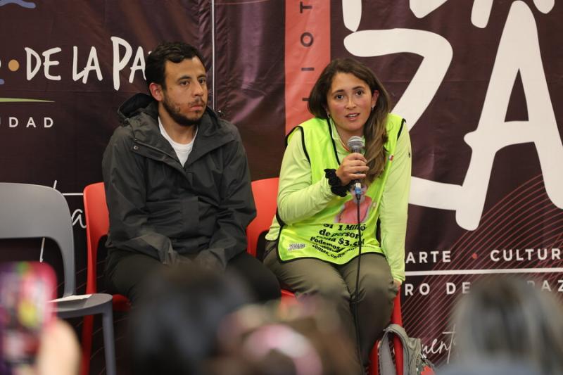 Camila Gómez junto a Marco Reyes - Aton