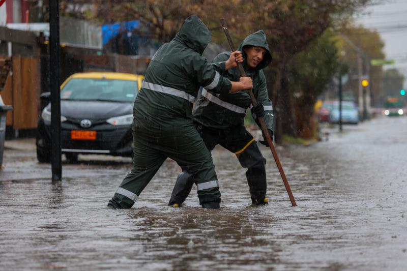 Aton - Lluvia en la Región Metropolitana