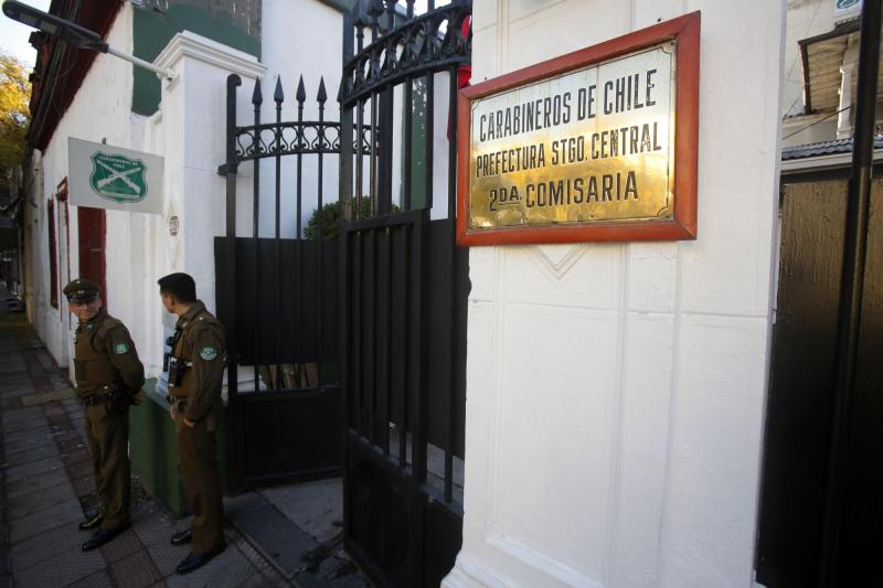 Formalizarán a 12 carabineros - Aton